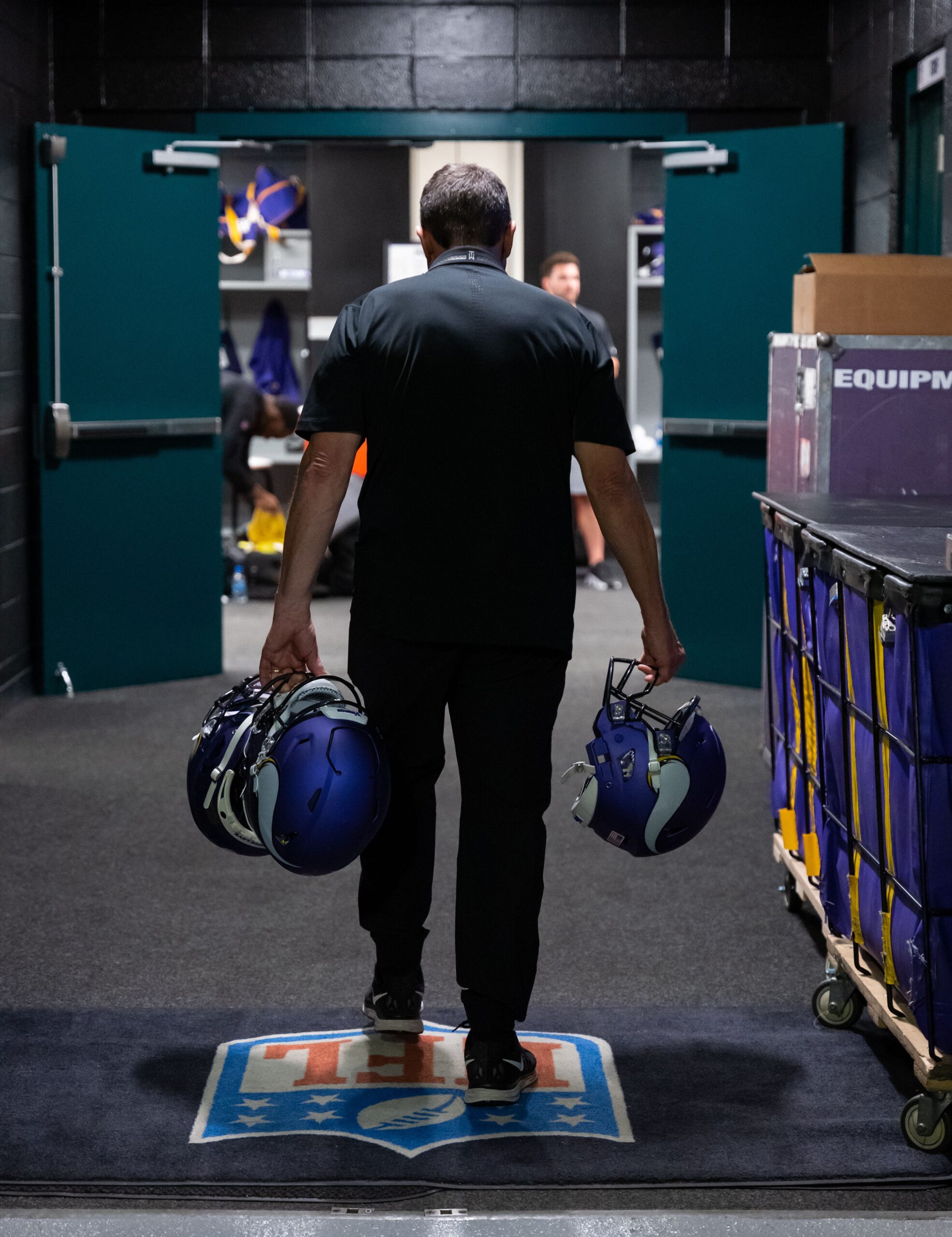 Longtime Vikings equipment manager retires after 47 years